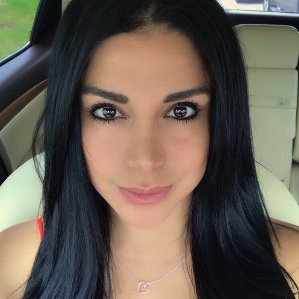 Meet your Posher, Elisa